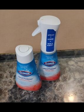 NWT! Clorox Bathroom Ultra Foamer Cleaner Spray - Island Blossom (HAVE 2 SETS)